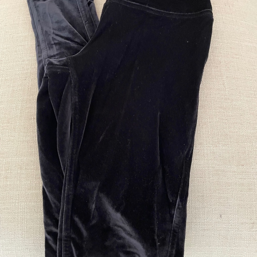 Lululemon black velvet leggings size 4